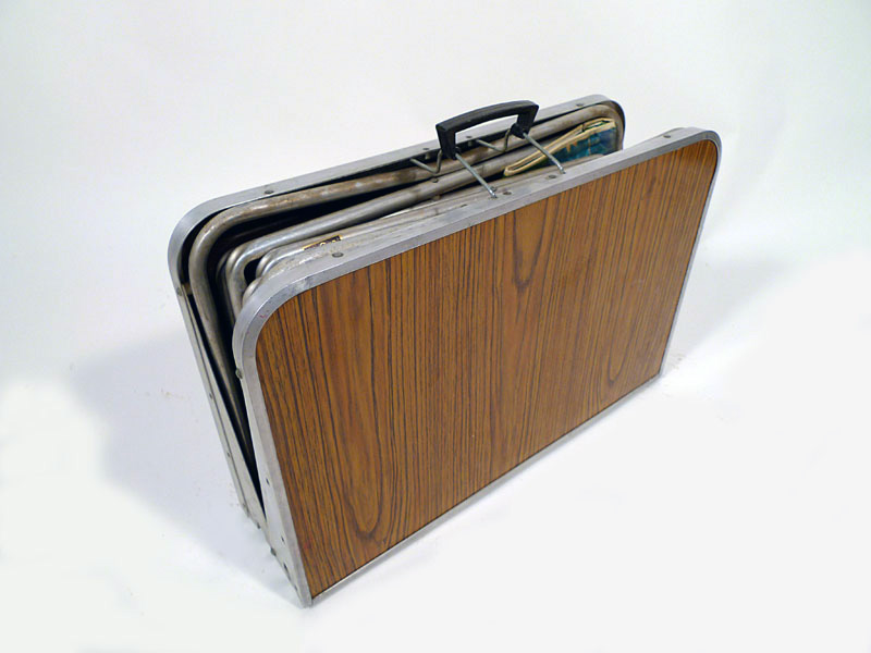 conjunto maleta pic-nic mesa 61x80x62 silla 38-67x37x34 taburete 38x33x37 (30eu.) 1u